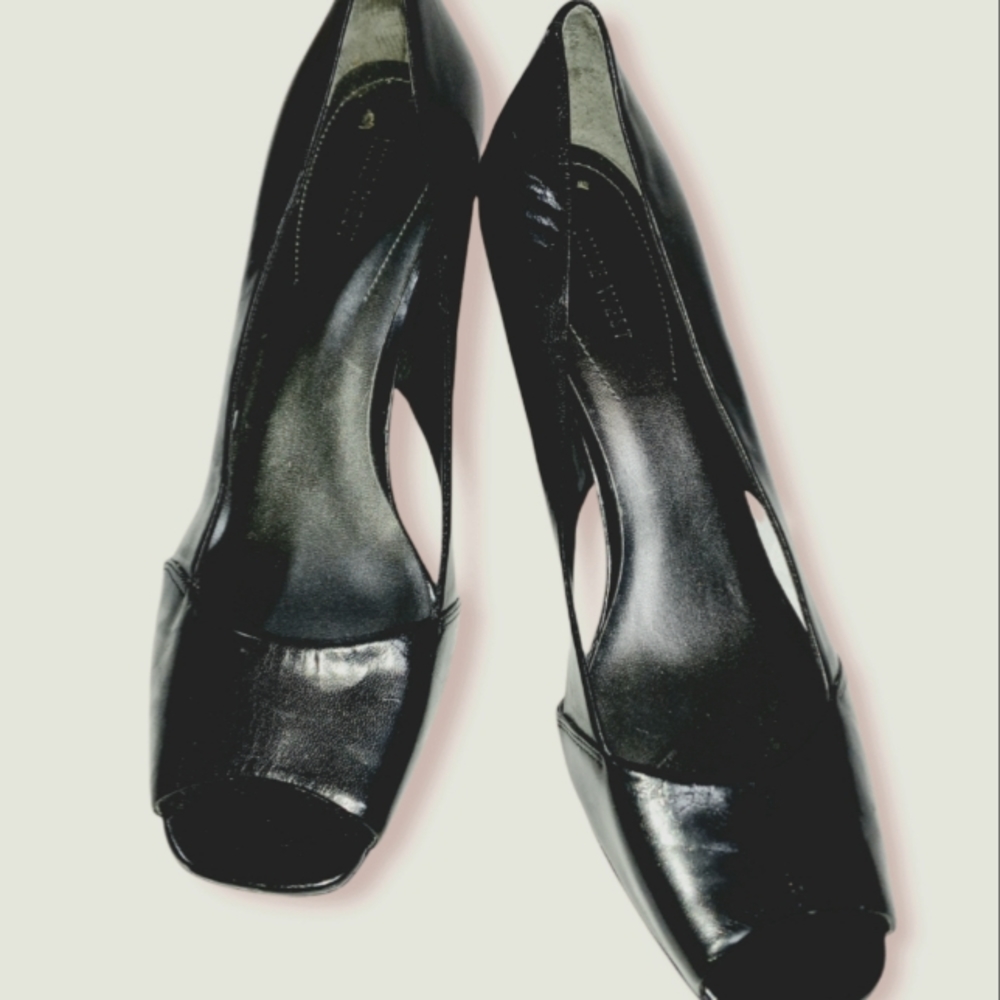Nine West Black Leather Peep Toe Pumps Women's size 10M